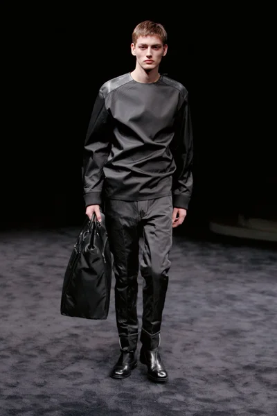Look 28